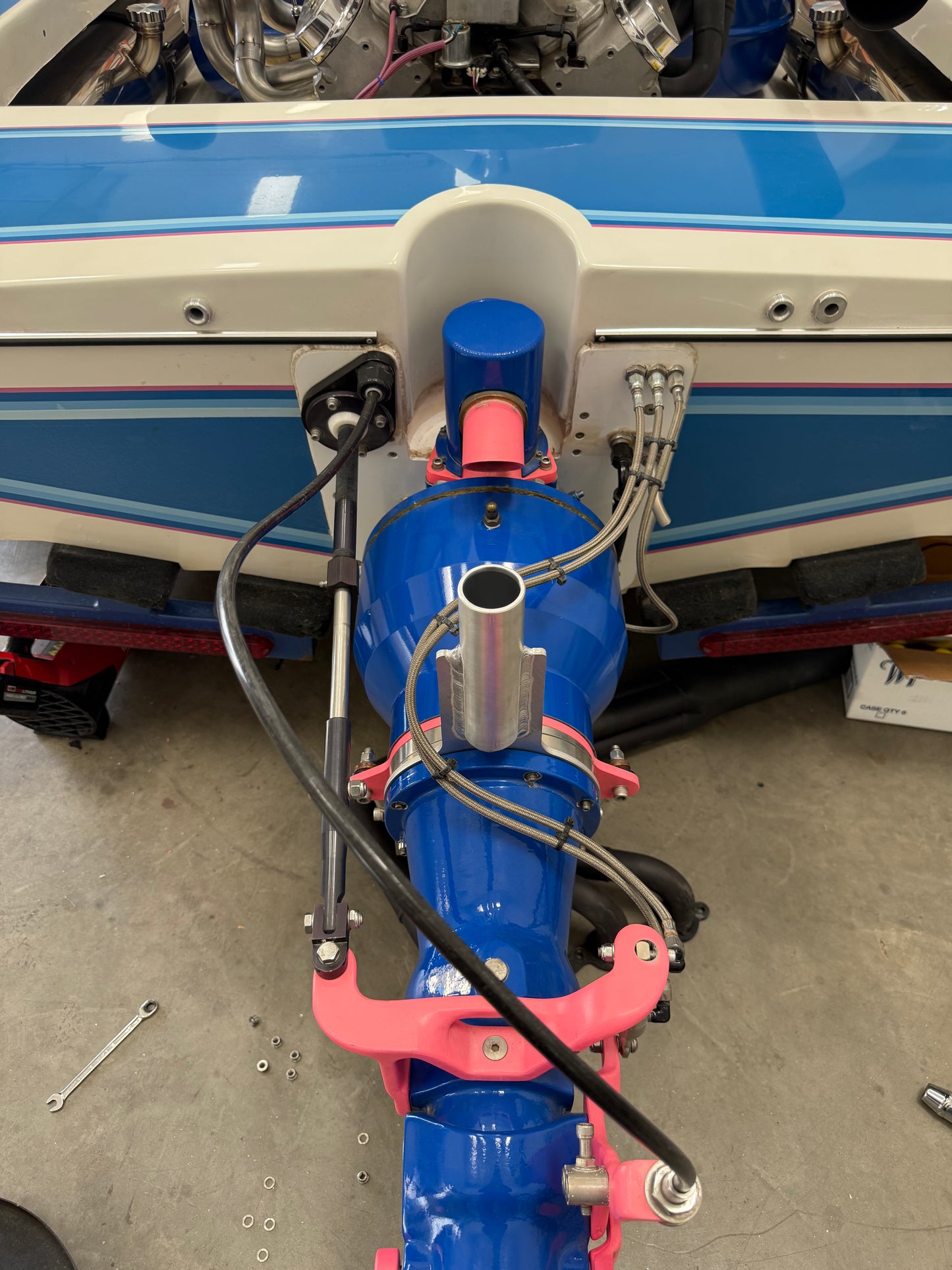 Pump mounted umbrella mount