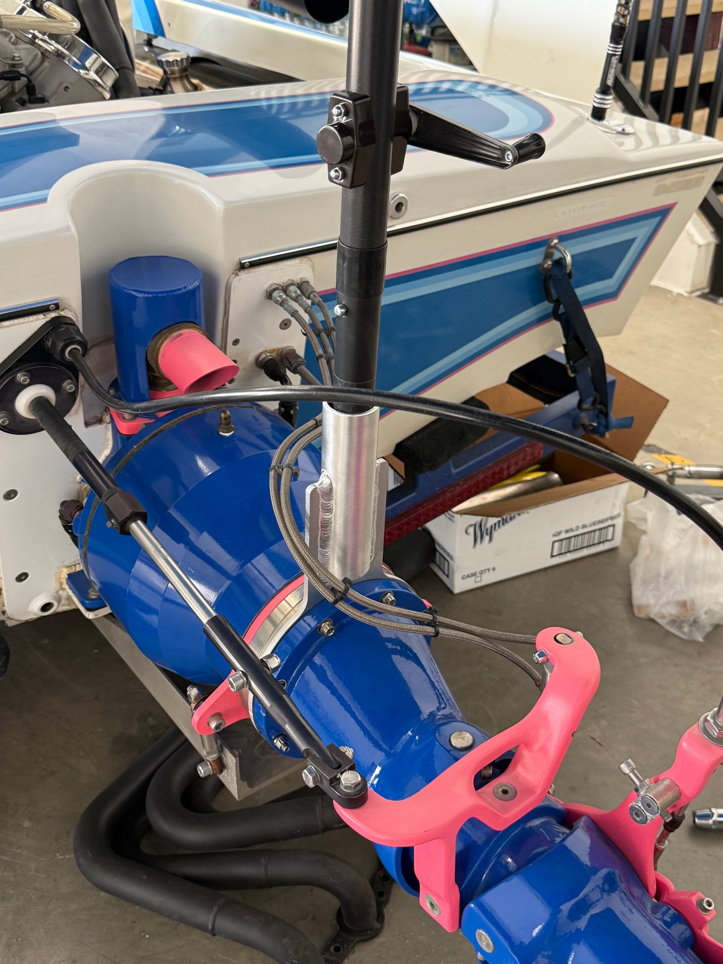Pump mounted umbrella mount